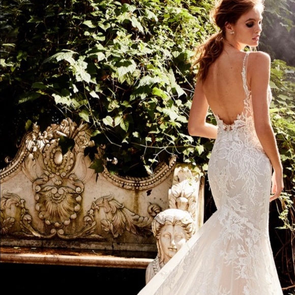 WEDDING DRESS - Picture 5 of 7